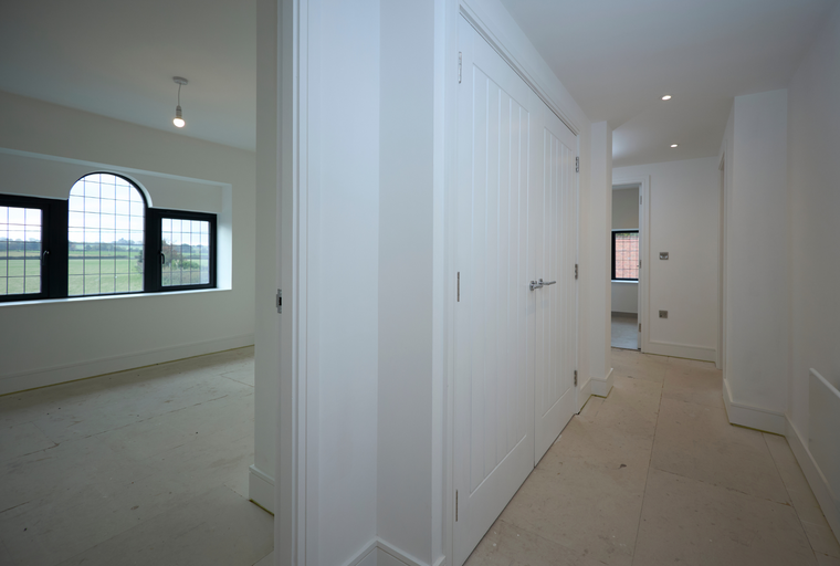 2 bedroom apartment for sale - Image 2