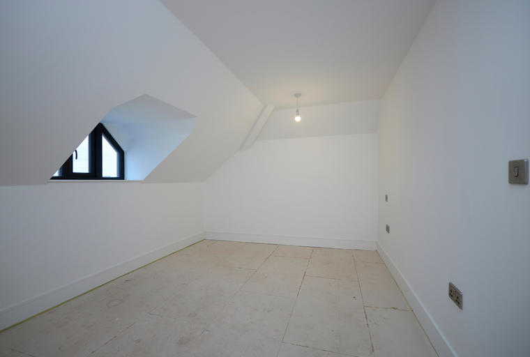 2 bedroom apartment for sale - Image 2