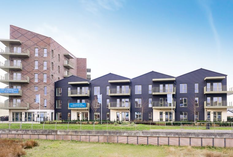2 bedroom apartment for sale - Image 1