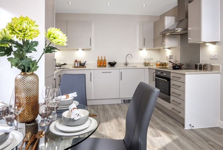 2 bedroom apartment for sale - Image 2