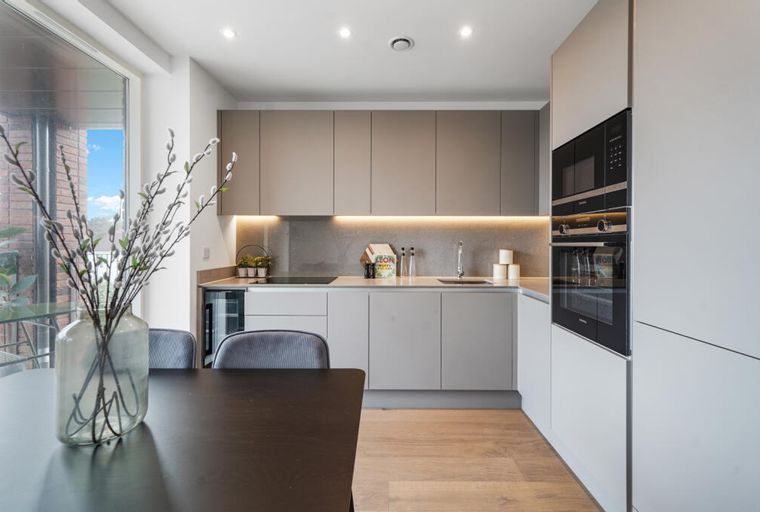 1 bedroom apartment for sale - Image 2