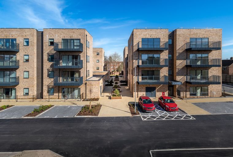 1 bedroom apartment for sale - Image 2