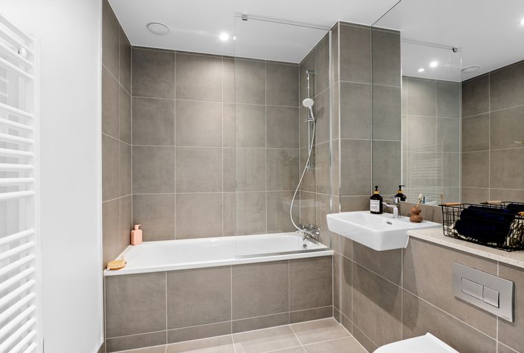1 bedroom apartment for sale - Image 2