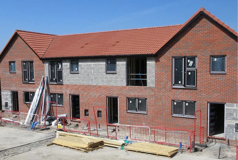 3 bedroom house for sale - Image 1