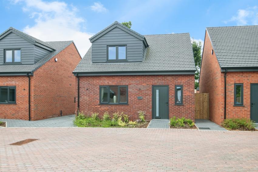 Sutton Gardens - Image 1