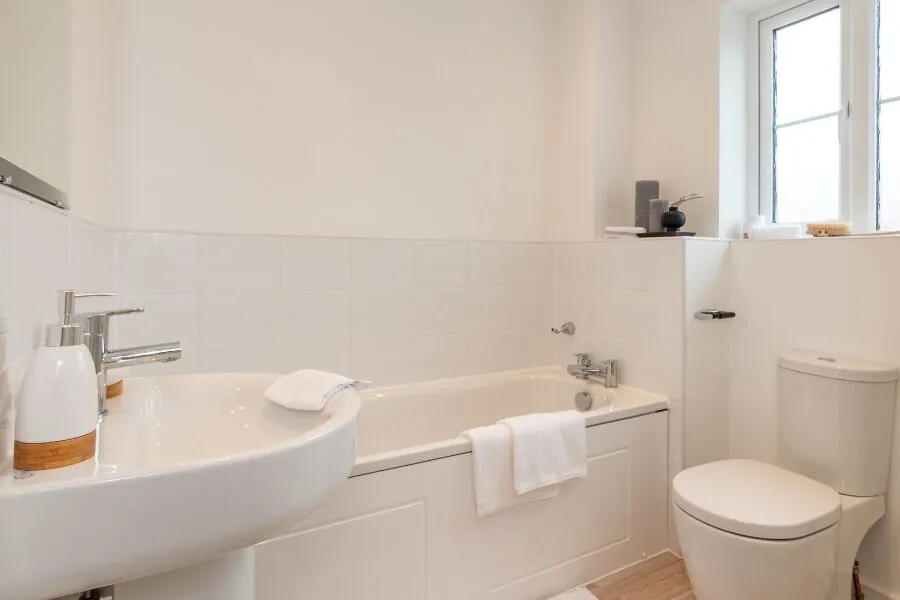 The Fairways in Manchester - bathroom (image 3 of 4)
