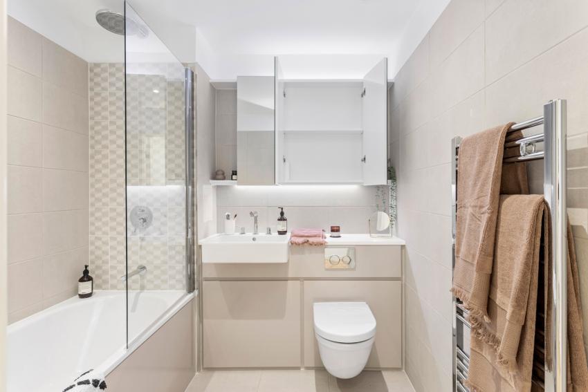 Kings Grove in Islington - bathroom (image 2 of 6)