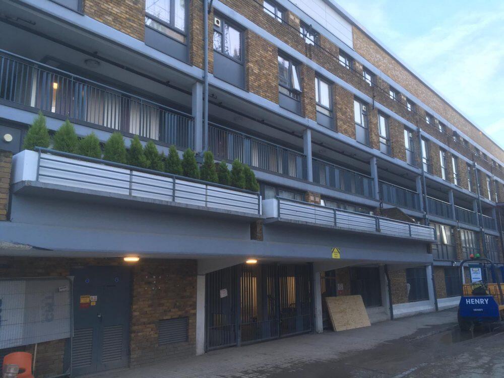 Barret House - Image 1