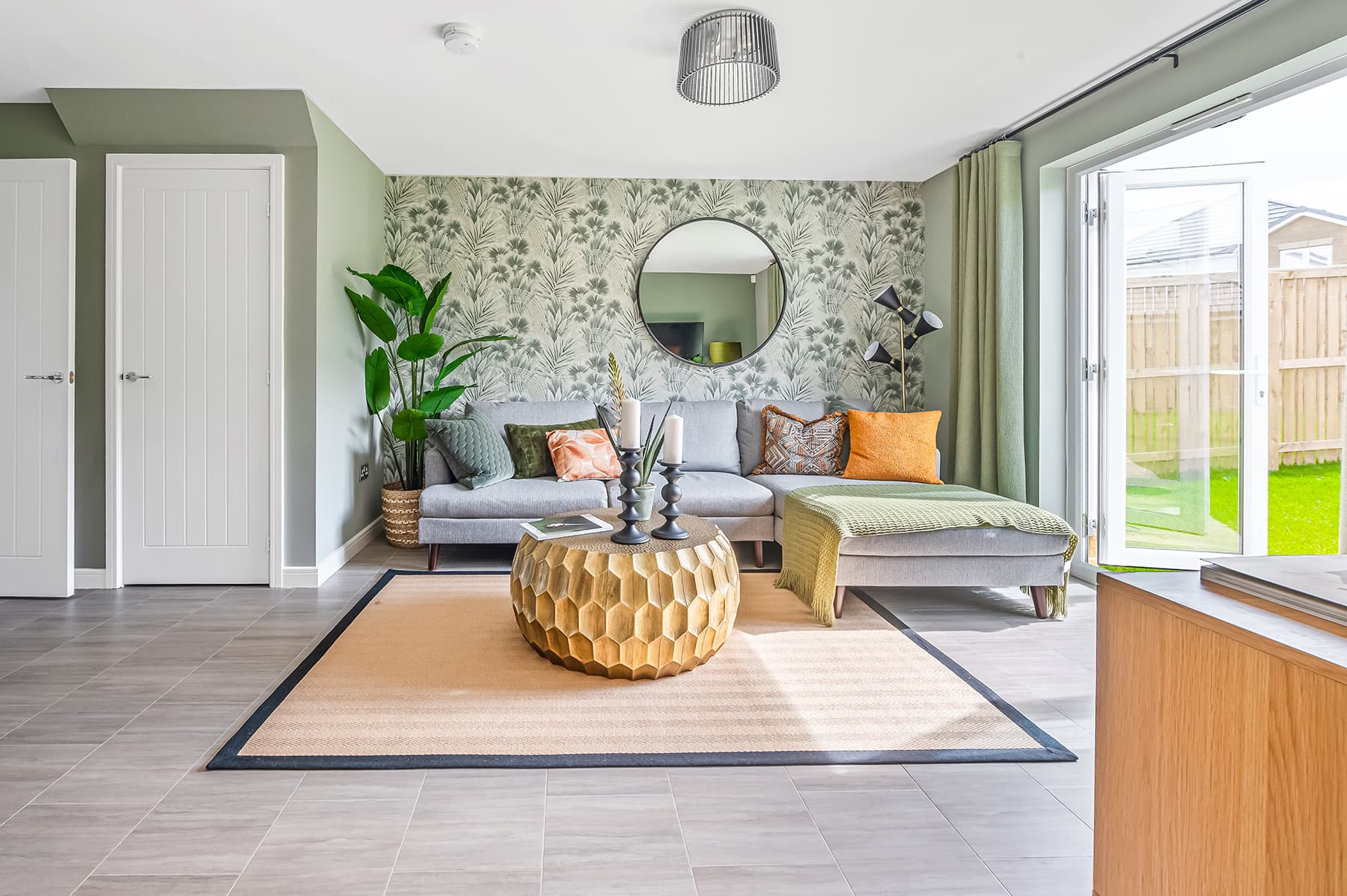 3 bedroom semi-detached with French doors to the rear garden - Image 1