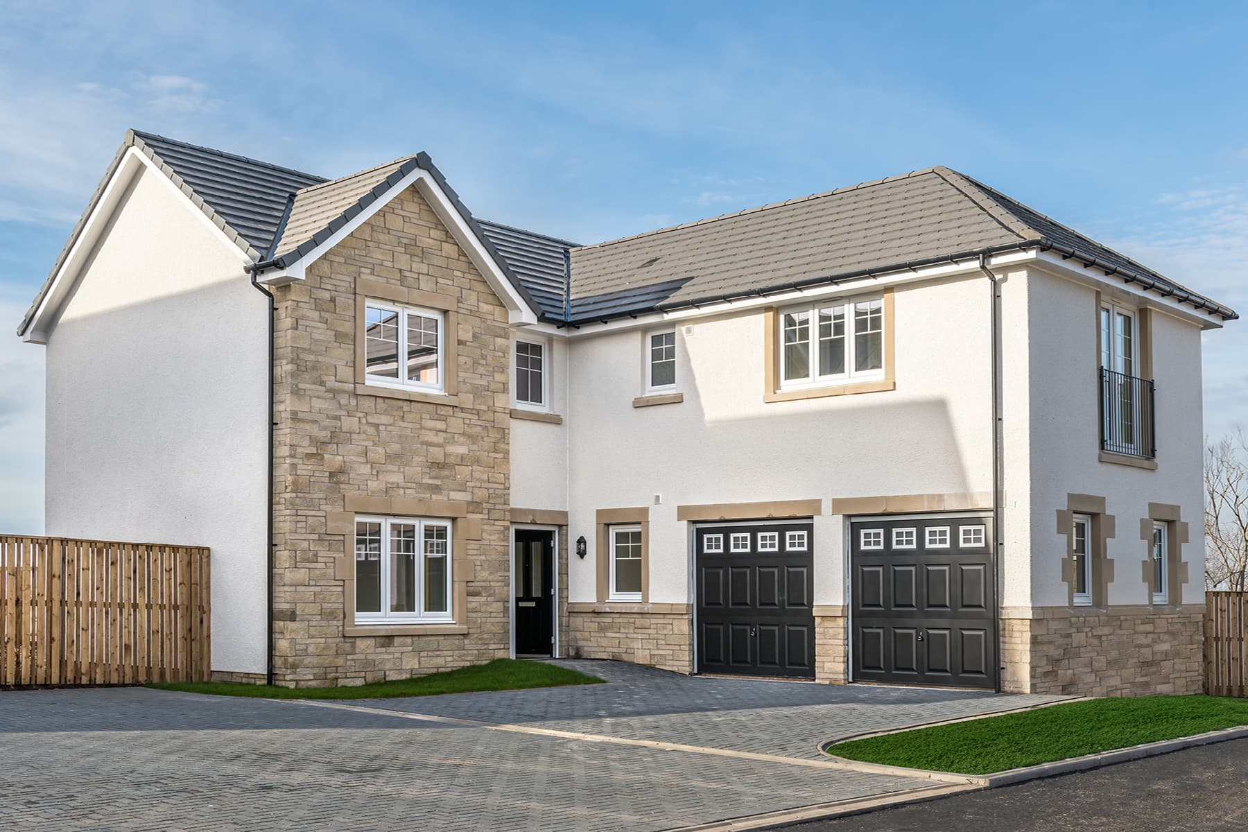 5 bedroom detached with garden room and double garage - Image 1