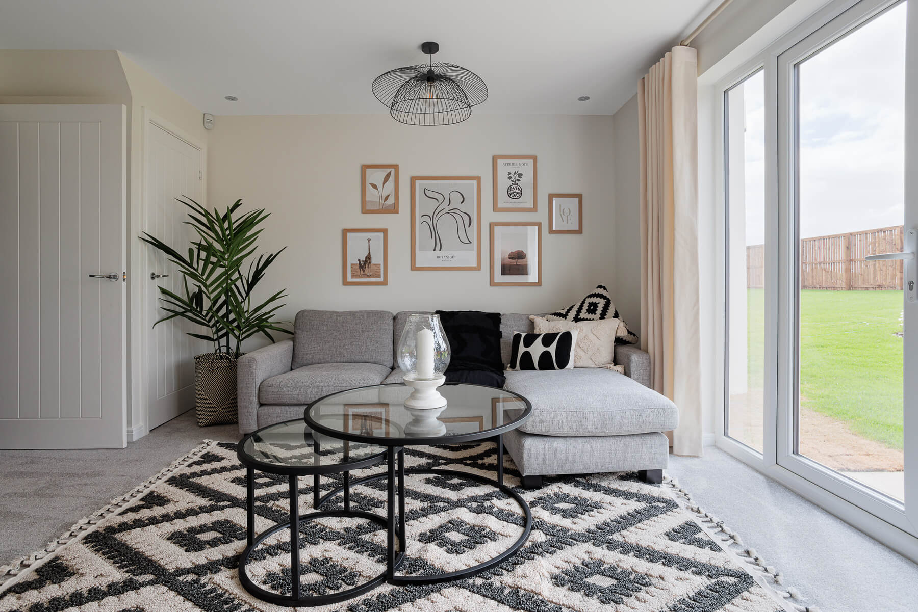 3 bedroom end terrace with over £4,100 worth of extras fitted - Image 1