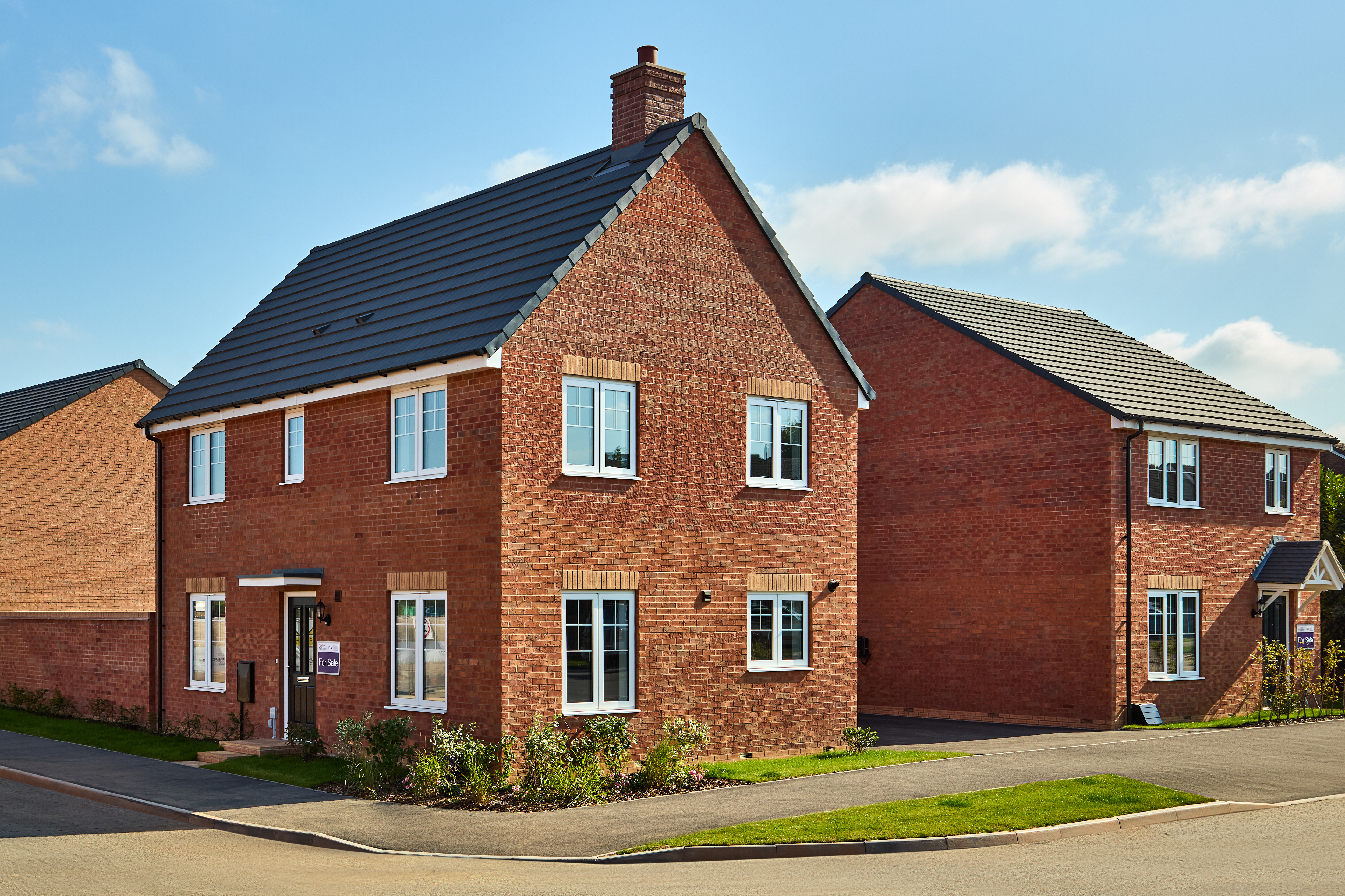 3 bedroom detached built by an award winning site manager - Image 1