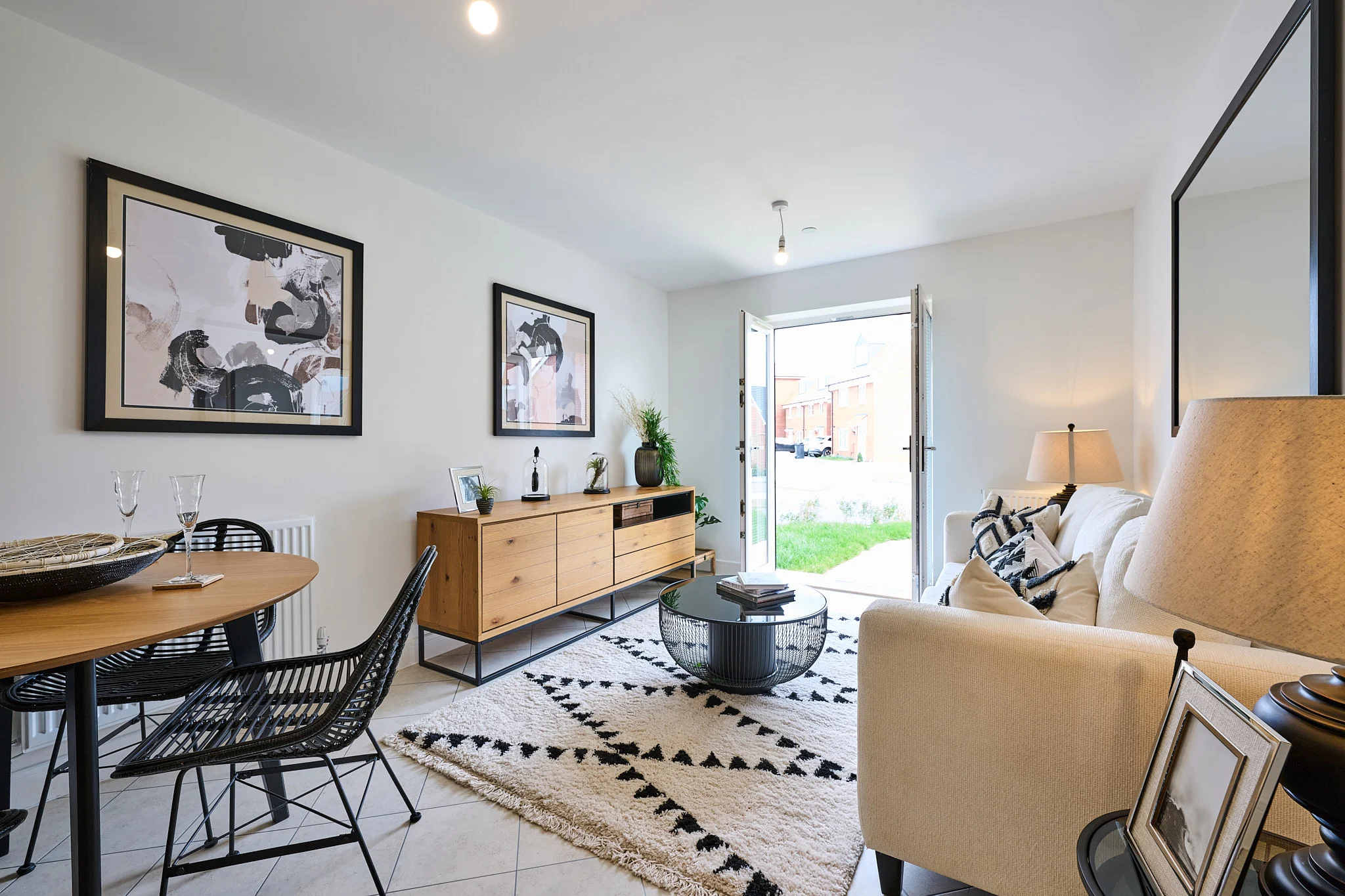 2 bedroom apartment located on the ground floor - Image 1