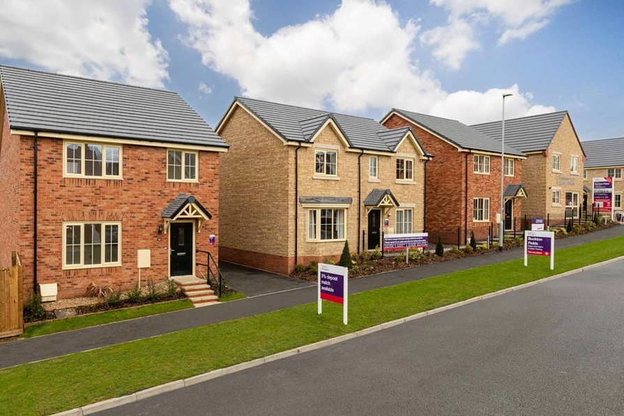 3 bedroom semi-detached with off street parking - Image 3