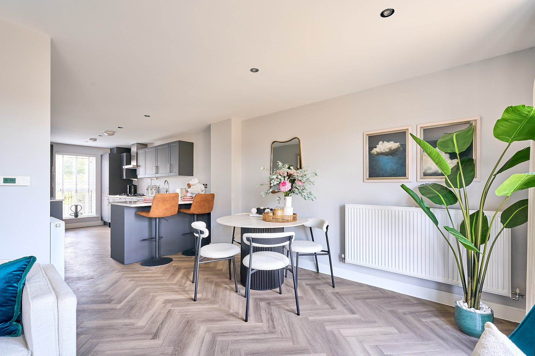 3 bedroom end terrace with flexible living spaces - Image 1