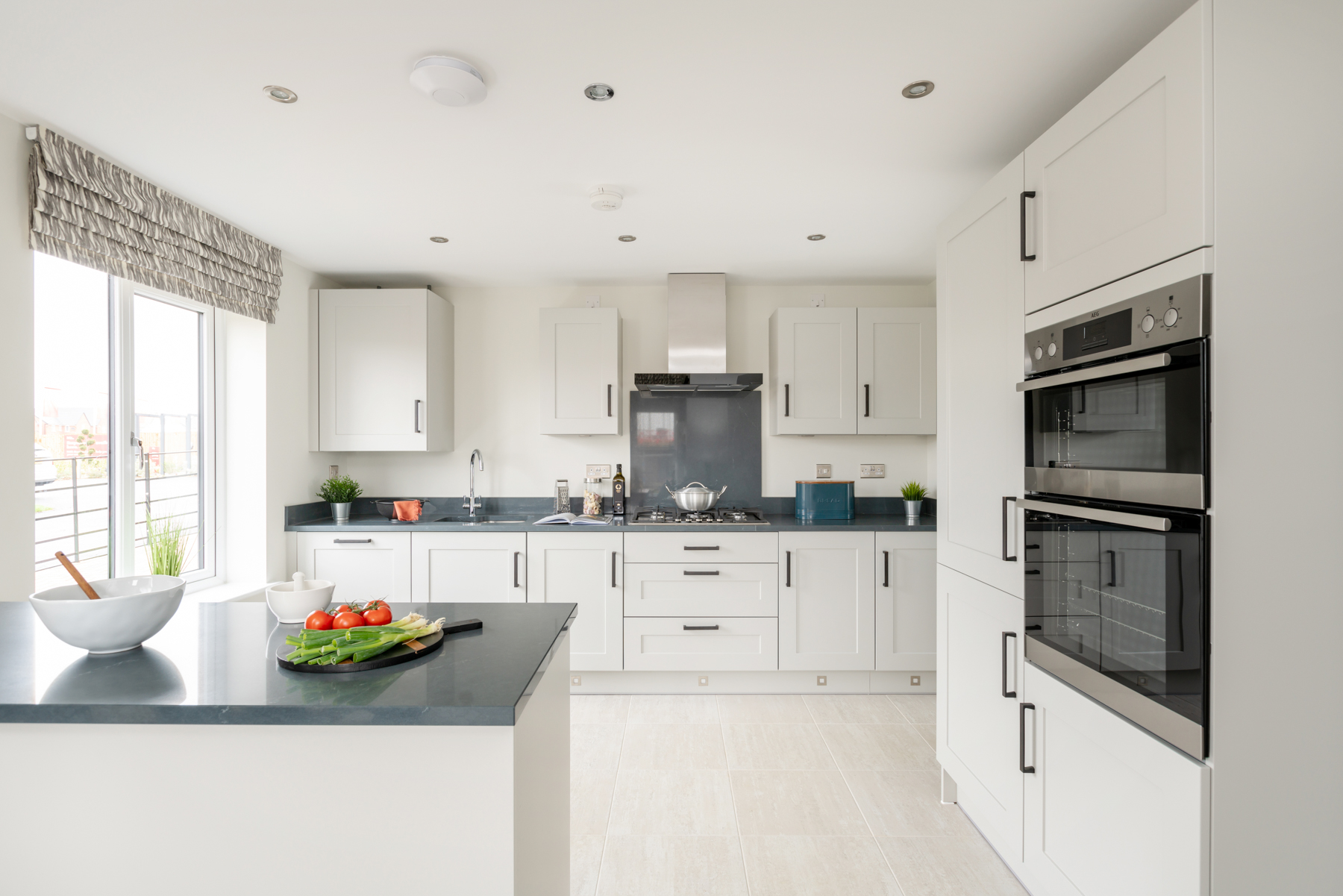 4 bedroom detached with views of open green space - Image 1