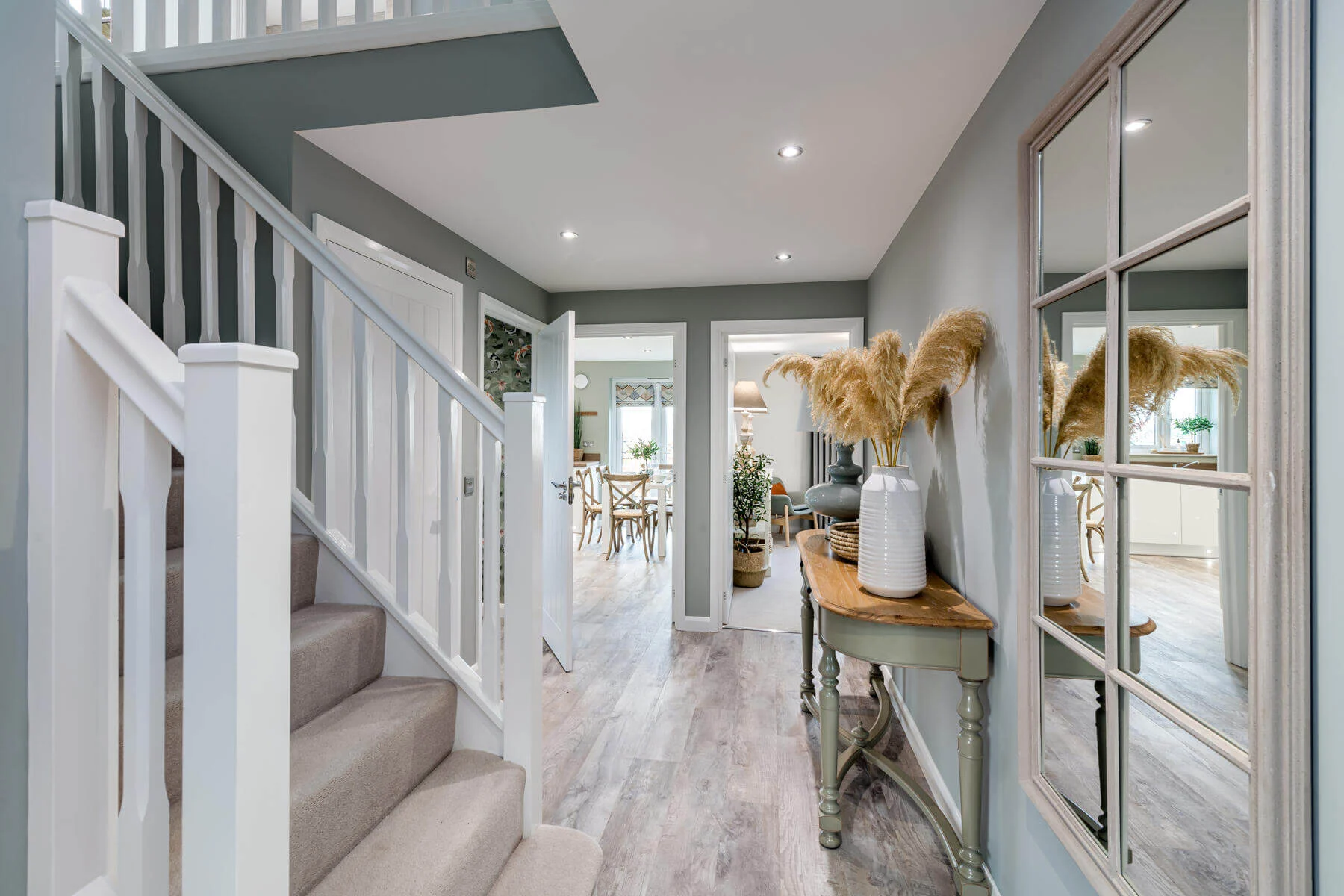 4 bedroom detached with walk in wardrobes - Image 1