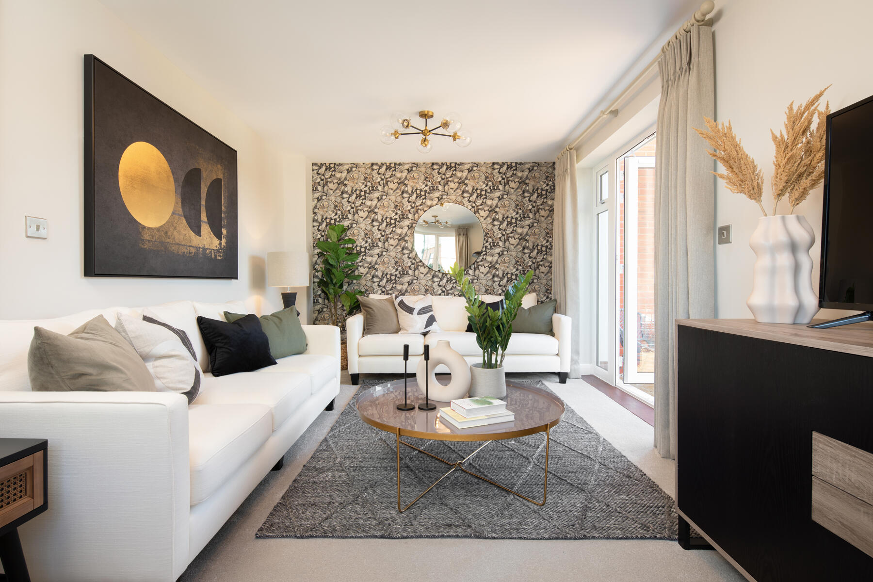 3 bedroom detached with two generous double bedrooms - Image 1