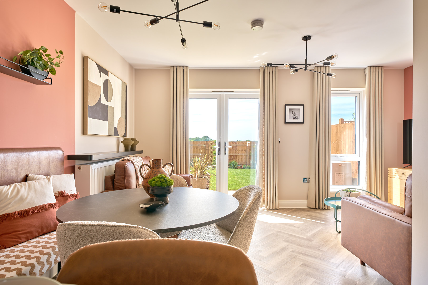 3 bedroom semi-detached with a stunning top floor suite - Image 1