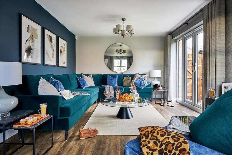 2 bedroom mid terrace with two parking spaces - Image 3