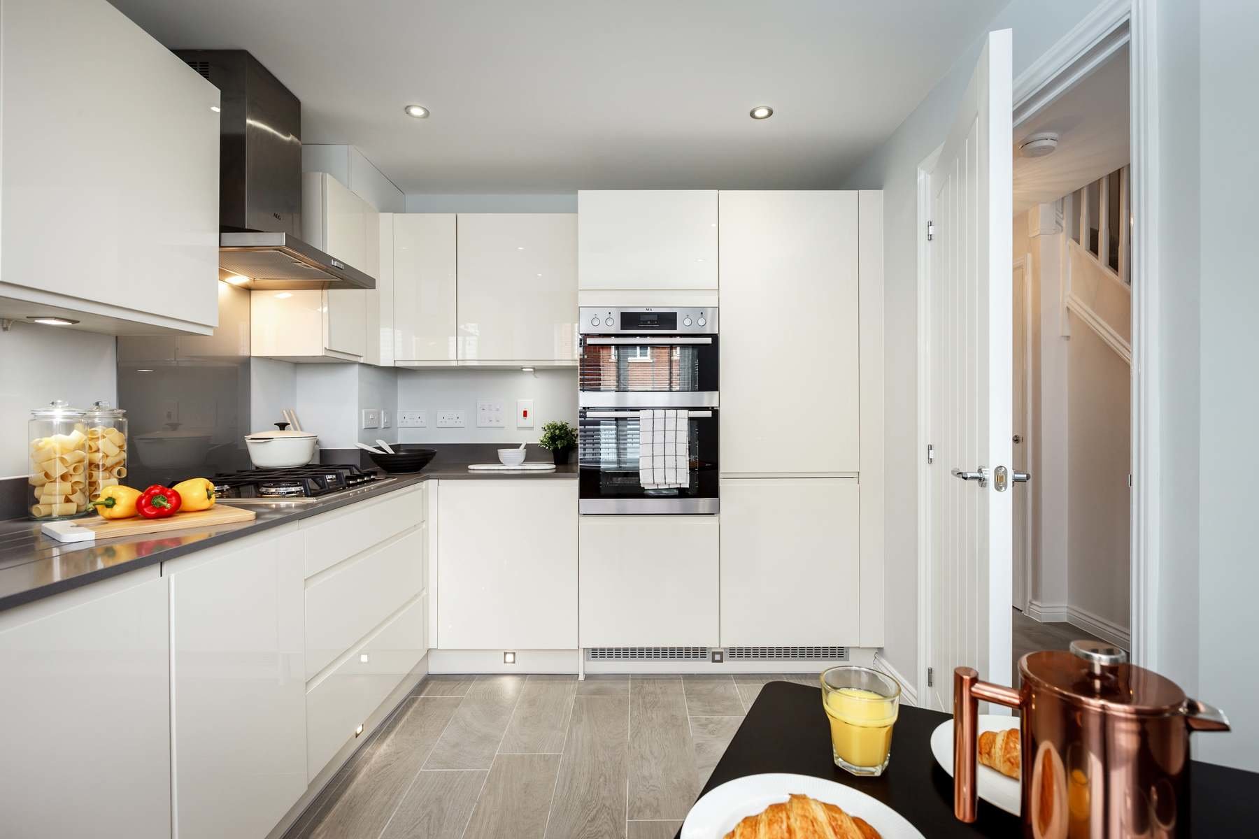 3 bedroom end terrace with off road parking  - Image 1