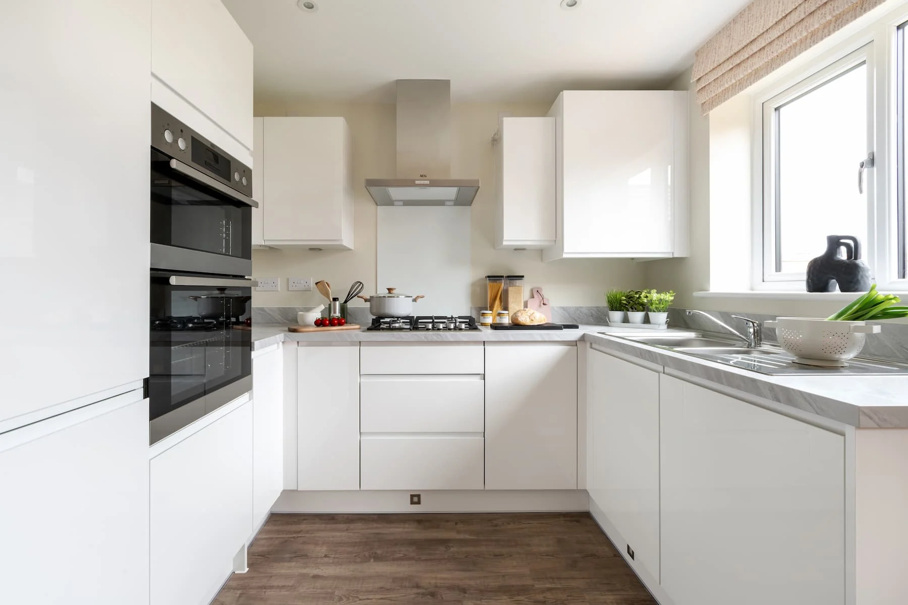 3 bedroom semi-detached with allocated parking - Image 1
