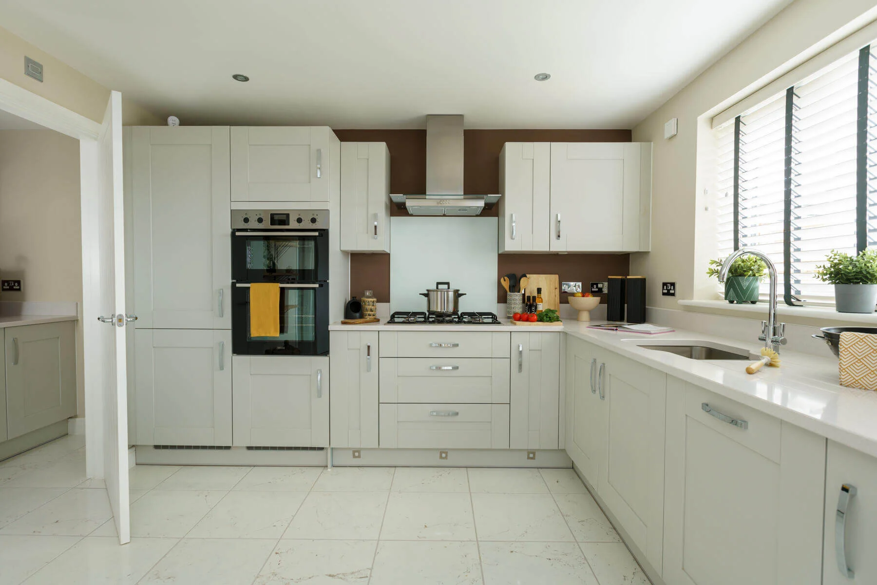 4 bedroom detached with bekstone finish - Image 1