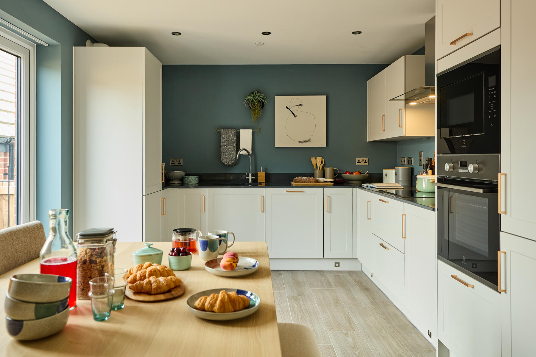 3 bedroom semi-detached with driveway parking for two cars - Image 1