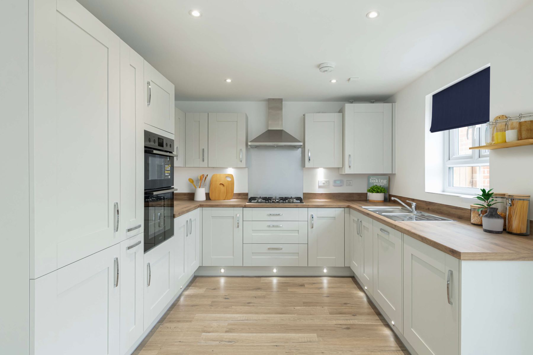 4 bedroom detached with flexible layout - Image 1