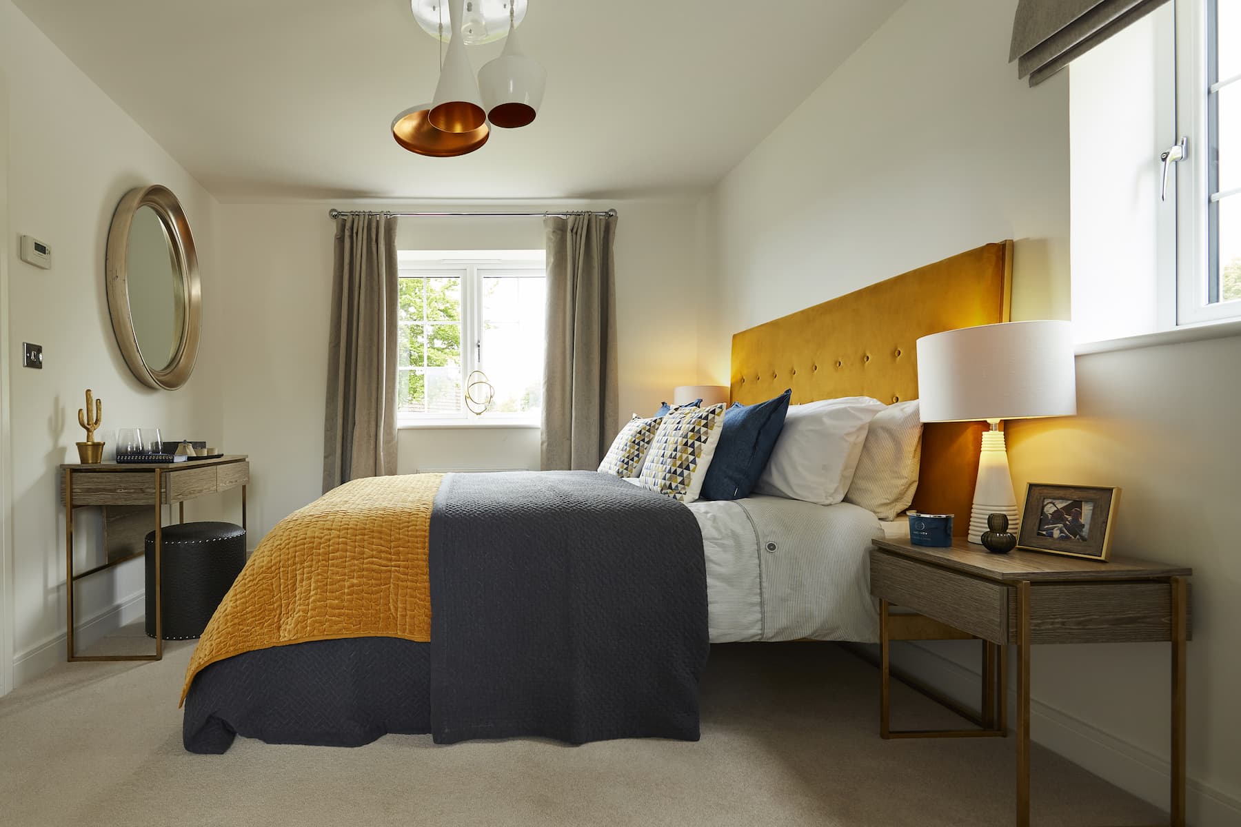 3 bedroom semi-detached with a south facing garden - Image 1