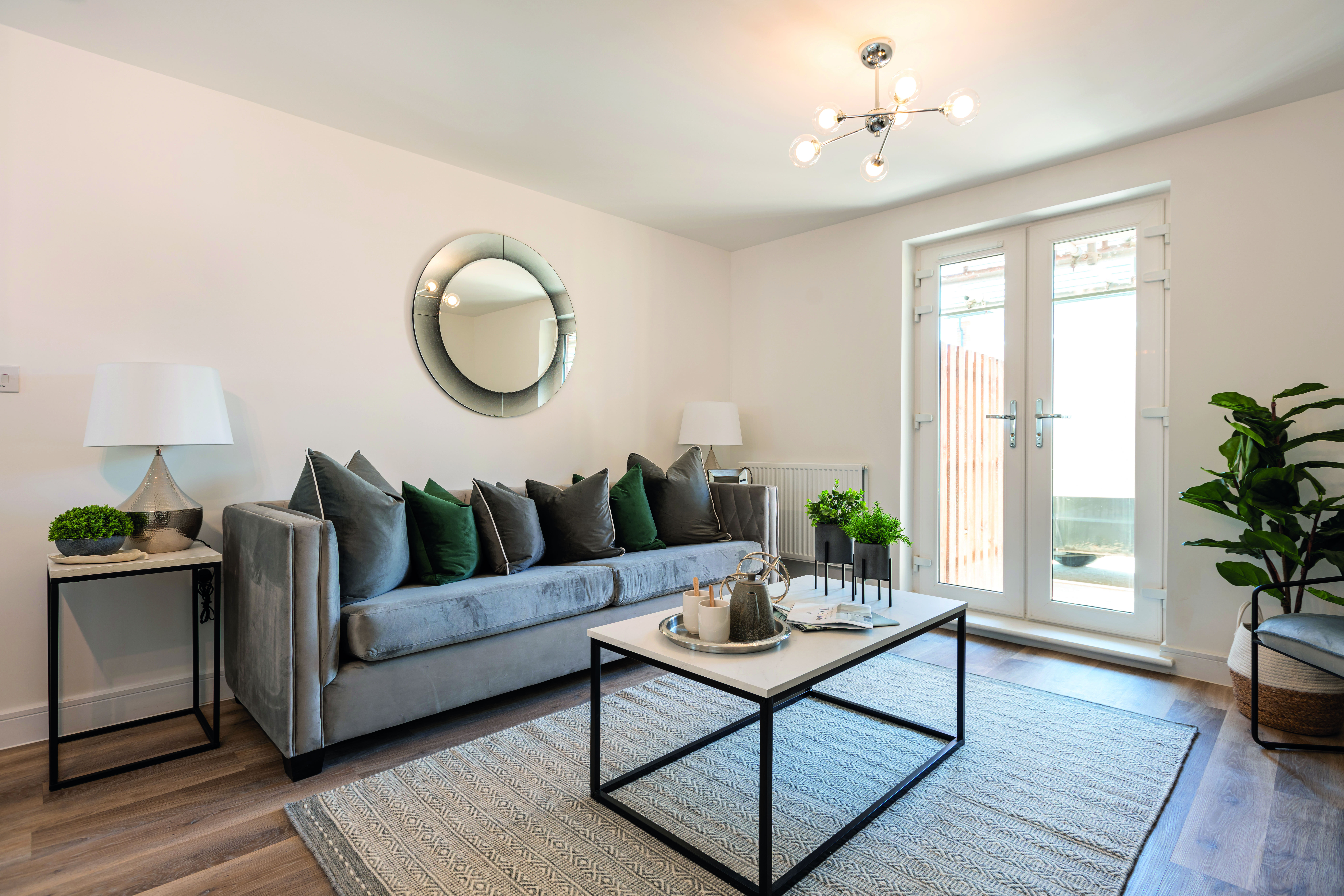 2 bedroom apartment with open plan layout - Image 1