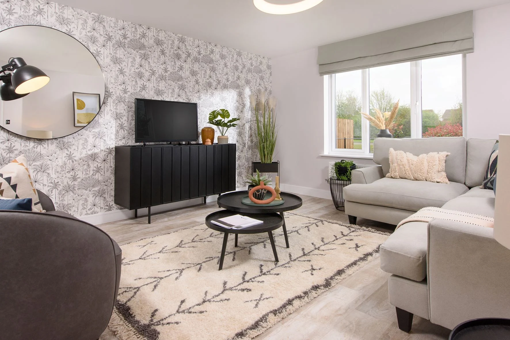 4 bedroom detached with an integrated garage - Image 1