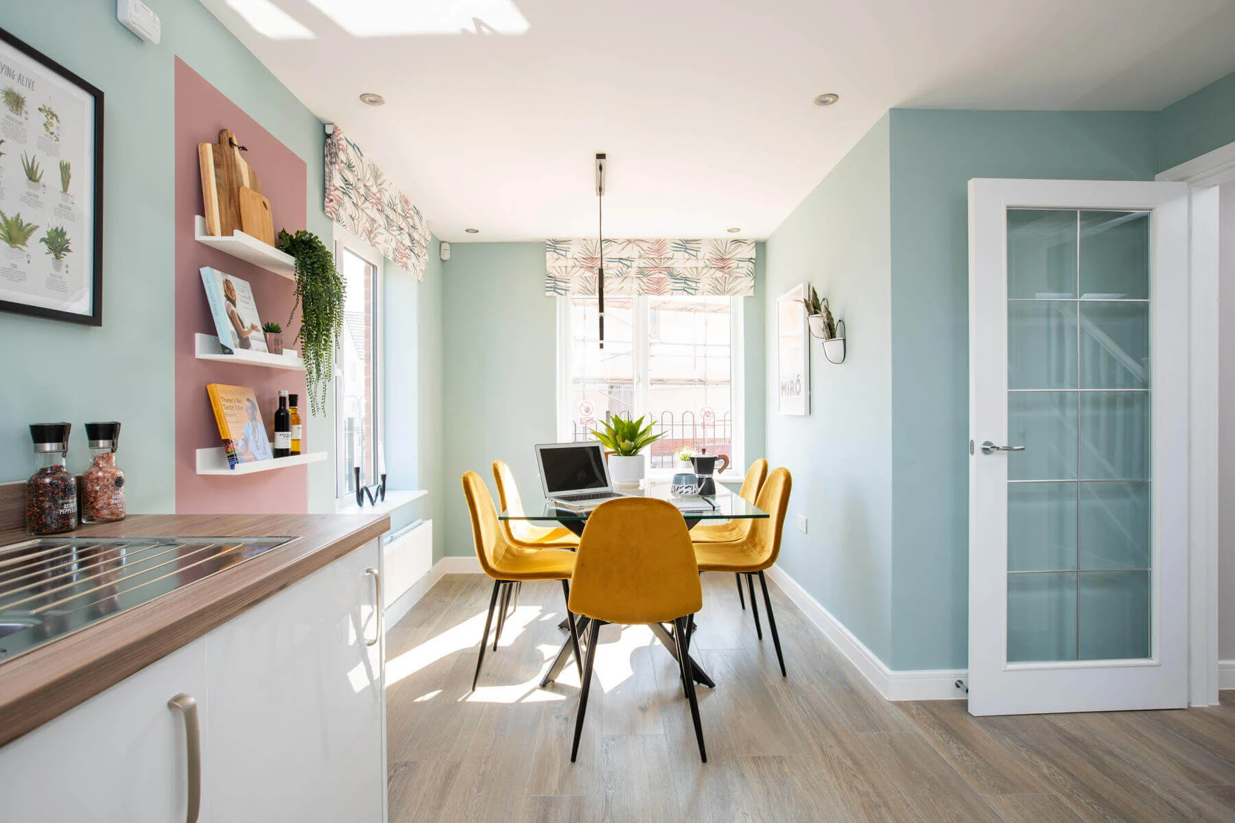 3 bedroom detached with en suite to bedroom 1 - Image 1