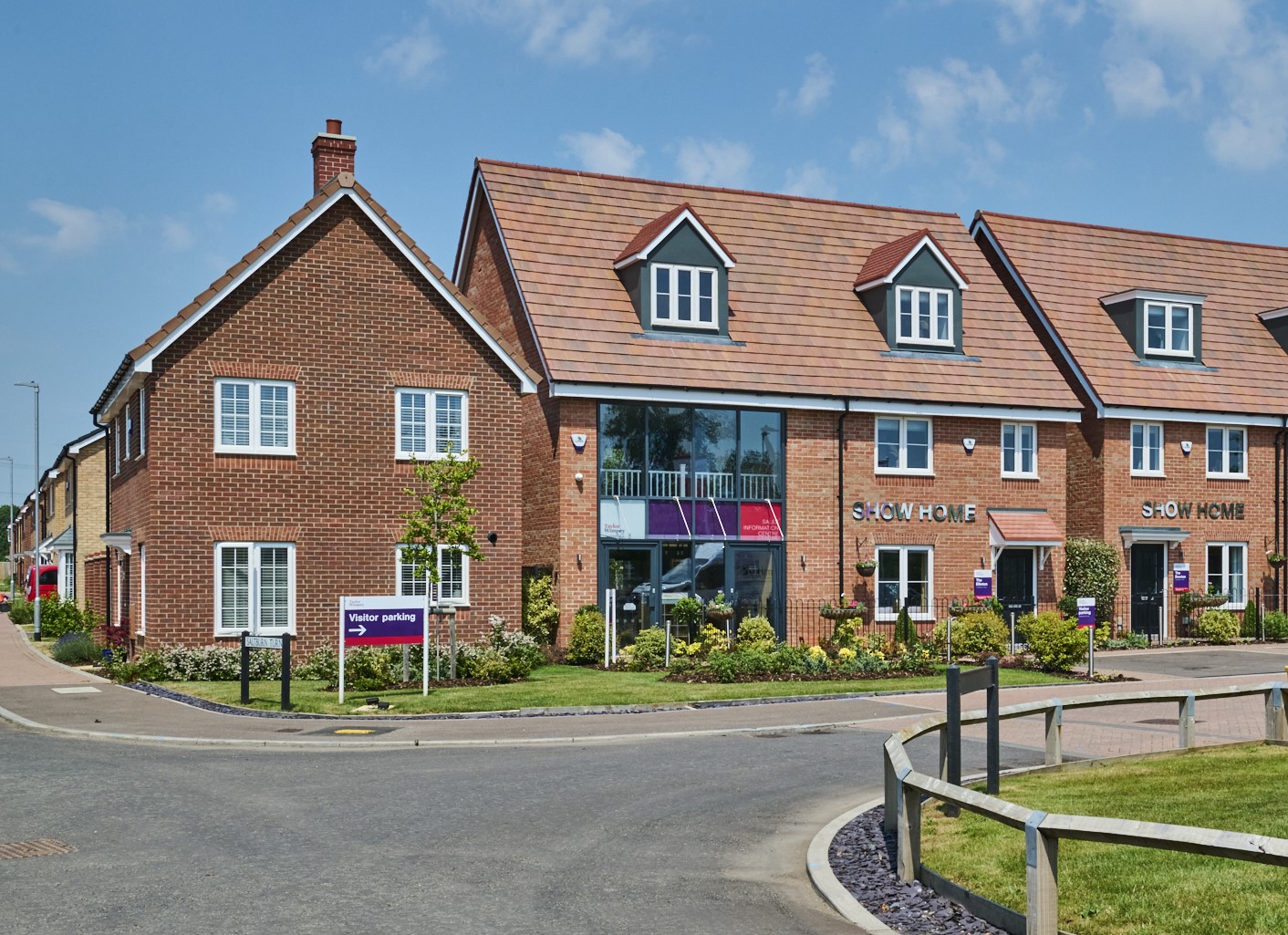 4 bedroom semi-detached with dedicated top floor main bedroom - Image 1