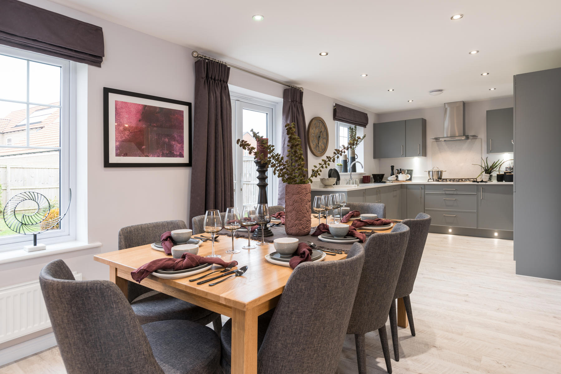 4 bedroom detached with a traditional bay window - Image 1
