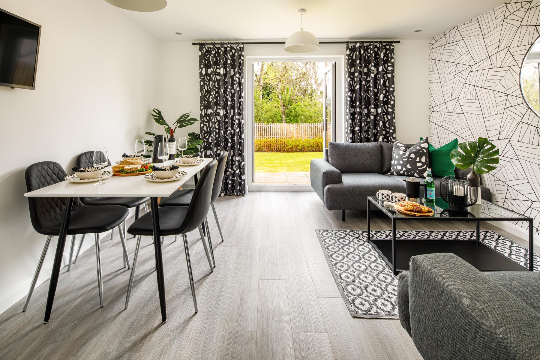 2 bedroom mid terrace with upgraded kitchen & flooring included - Image 1