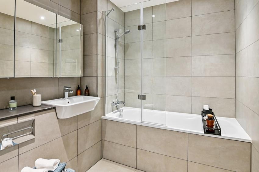 Perfume Factory in North Acton - bathroom (image 1 of 13)