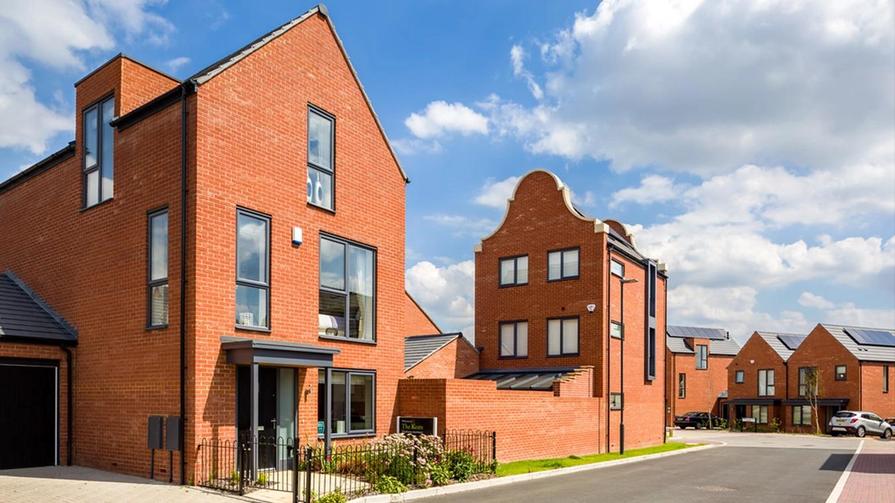 Manor Kingsway - Image 1