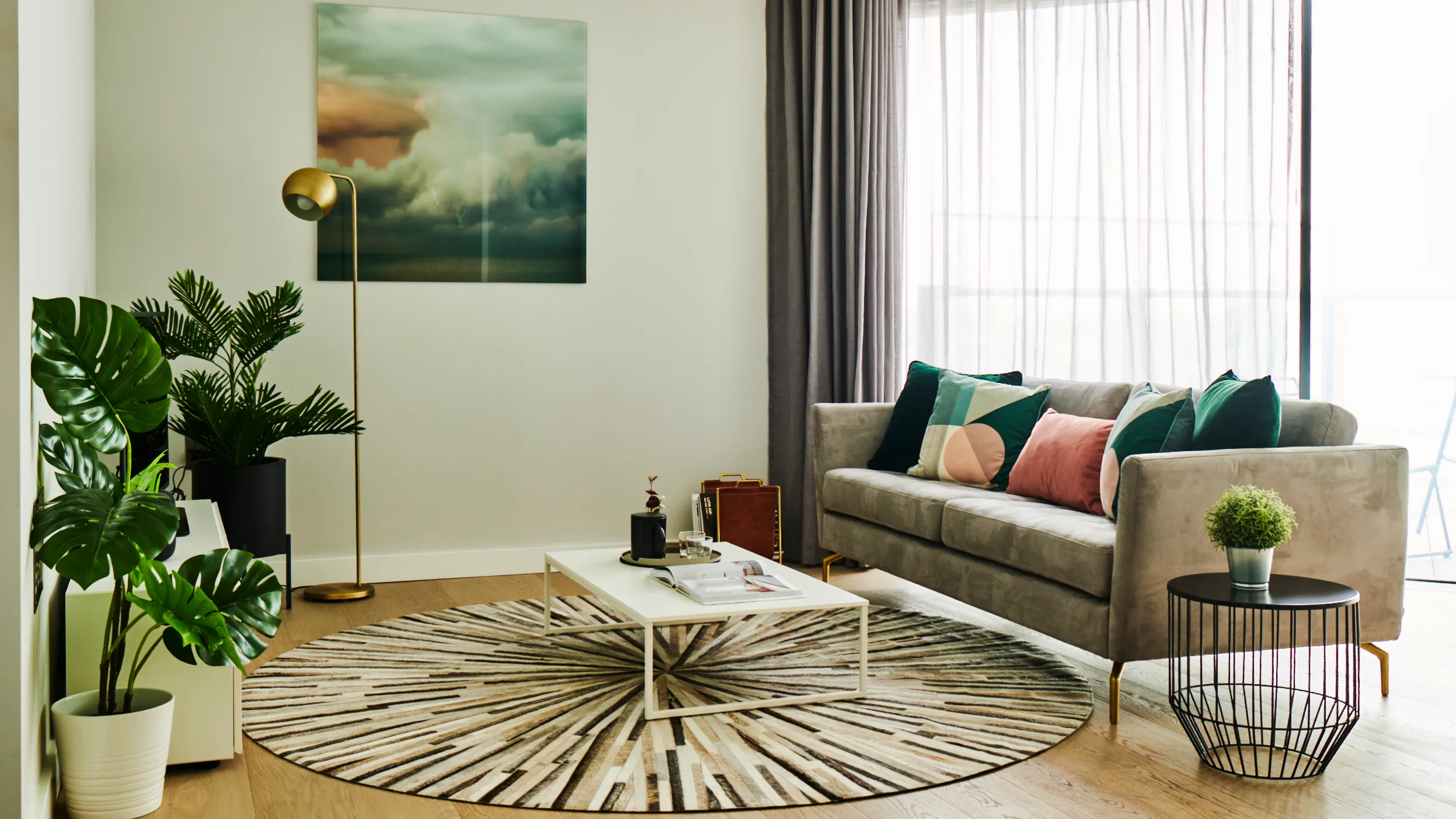 Uncle Elephant & Castle in Elephant And Castle - living room (image 3 of 4)
