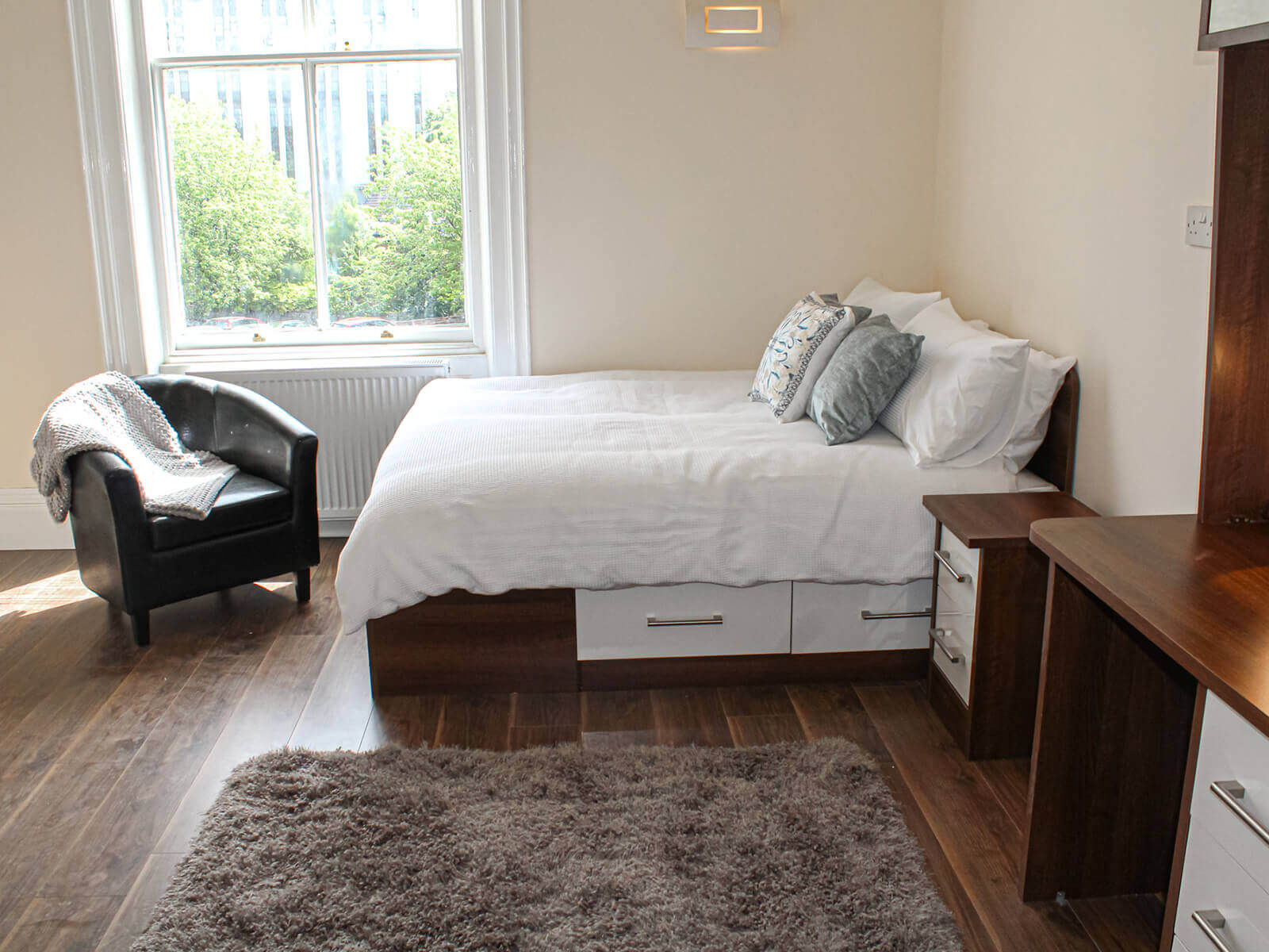 Clarendon House in Leeds - bedroom (image 2 of 5)